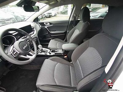 Kia Cee'd 1,5T DCT Ultimate +Style+Sound+Navi+17Zoll Ceed