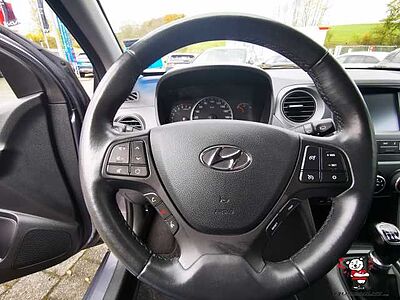 Hyundai i10 1.0 YES! Plus+Navi+Freisprech+SHZ+DAB