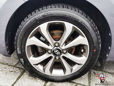 Hyundai i10 1.0 YES! Plus+Navi+Freisprech+SHZ+DAB